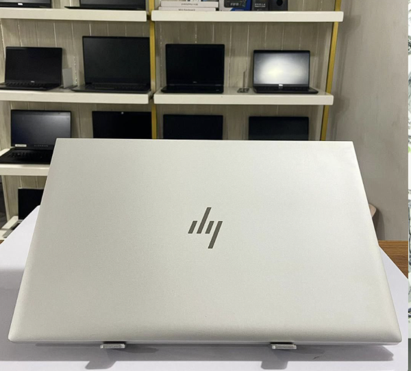 HP EliteBook 855 G8 – AMD Ryzen 7 5800U (Quasi Neuf)