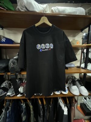 T-shirt Oversize "GOOD" – Streetwear Artistique Noir à Effet Graffiti