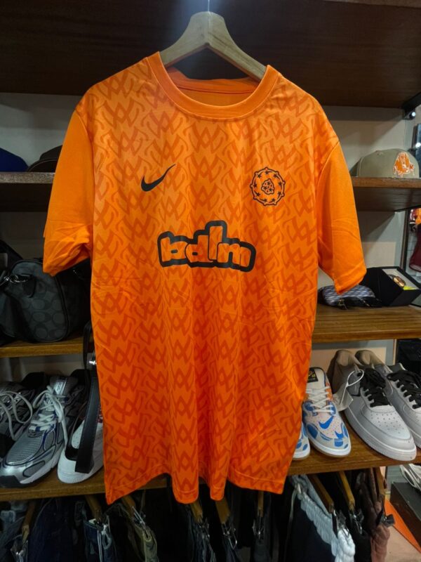 Maillot de Football Lifestyle Orange "KDLM" – Design Graphique All-Over & Style Urbain